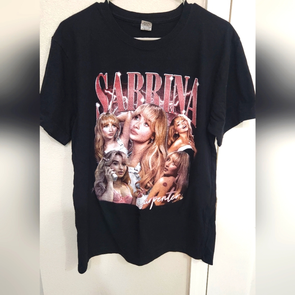 Black SIZE LARGE T-Shirt with Sabrina Carpenter Short N Sweet TOUR TOP